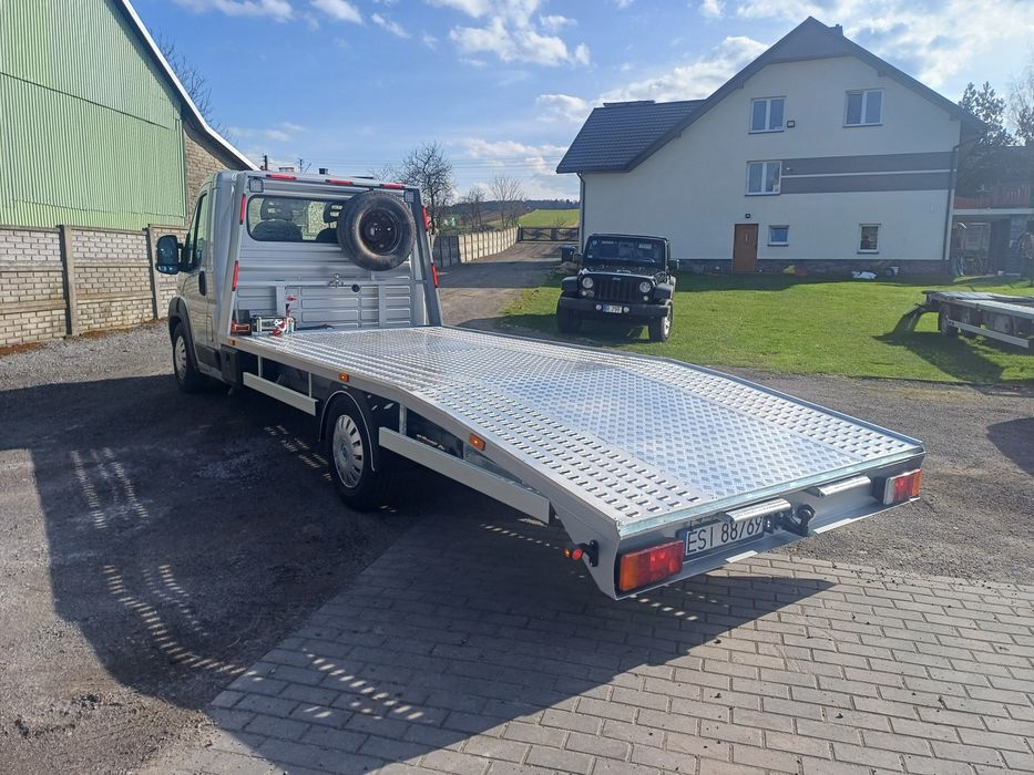 zabudowa auto laweta najazd pomoc drogowa producent