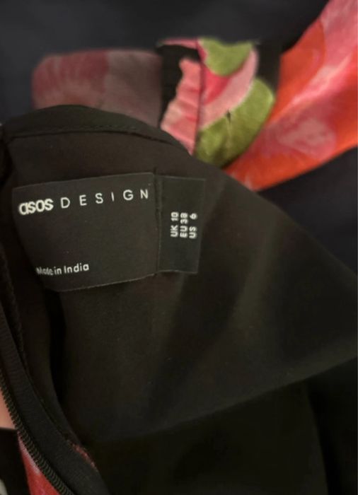 Czarna dluga sukienka w kwiaty. ASOS.