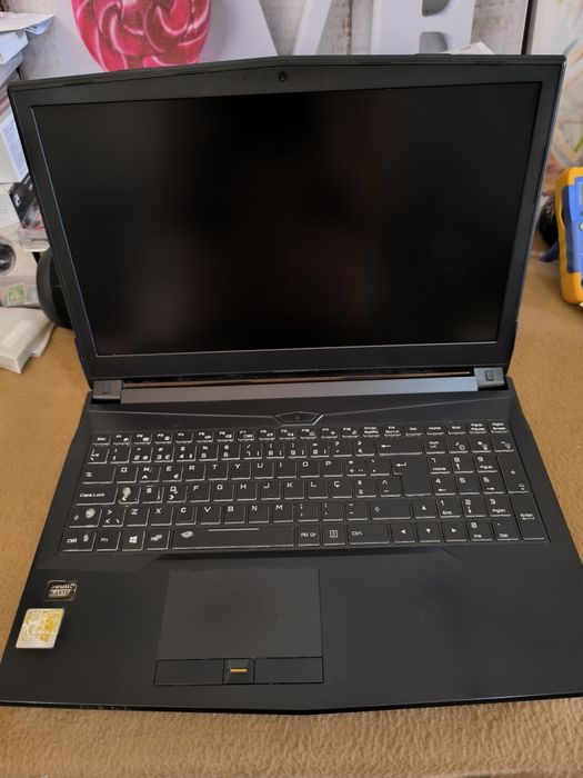 Portátil Clevo N850HK Intel Core i7-7700HQ (7ª geração)