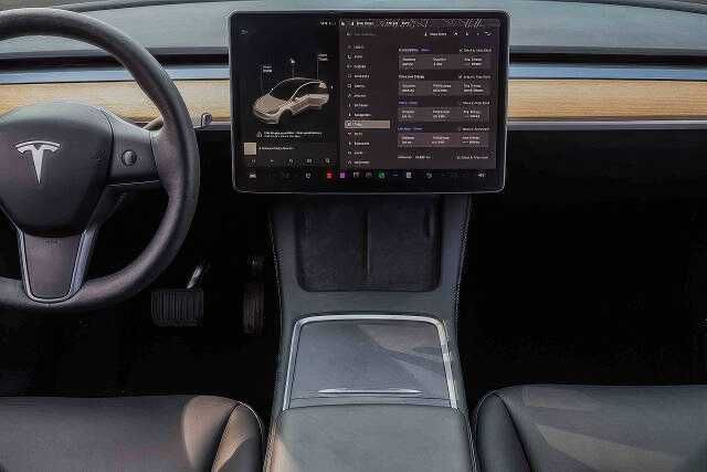 2025 Tesla Model Y Long Range