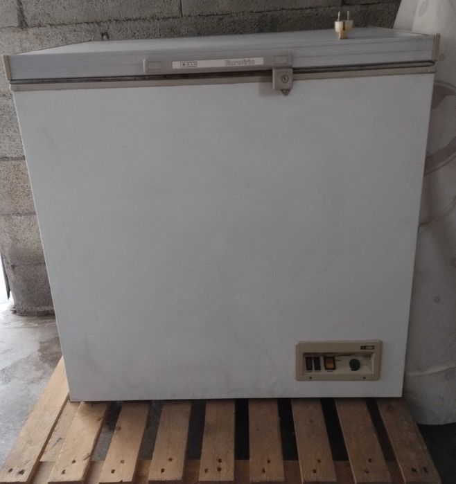 Arca congeladora horizontal, Marca Eurofrio, a trabalhar perfeitamente