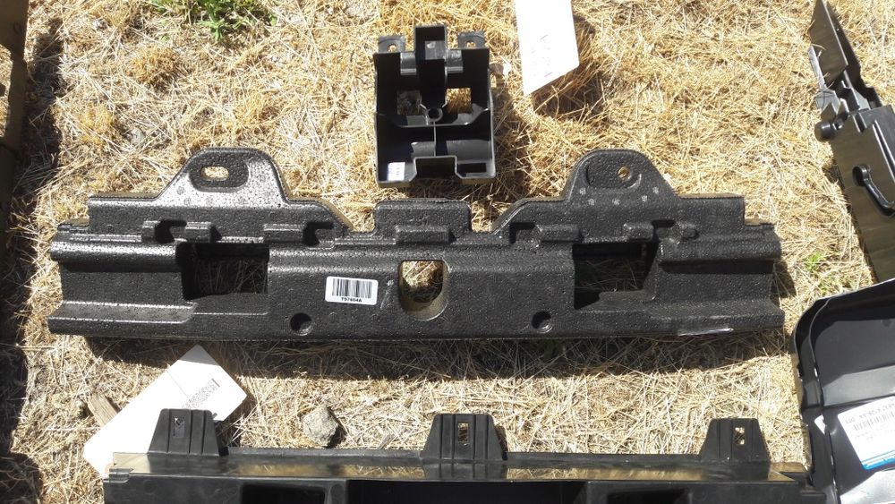 Нижній дефлектор радіатора боковий  Jeep Grand Cherokee 2017-