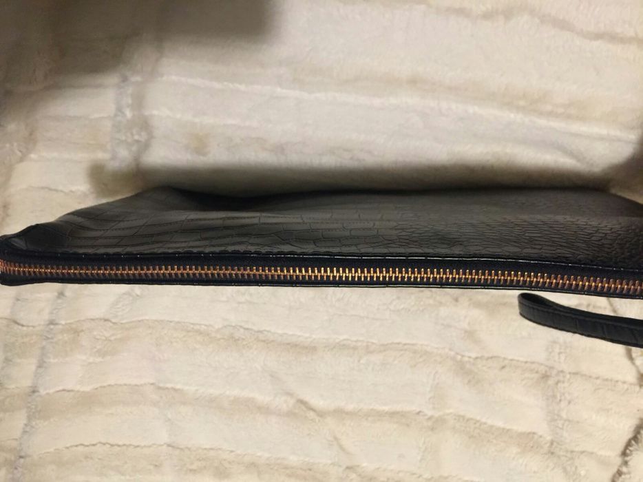 Saco envelope em pele preto