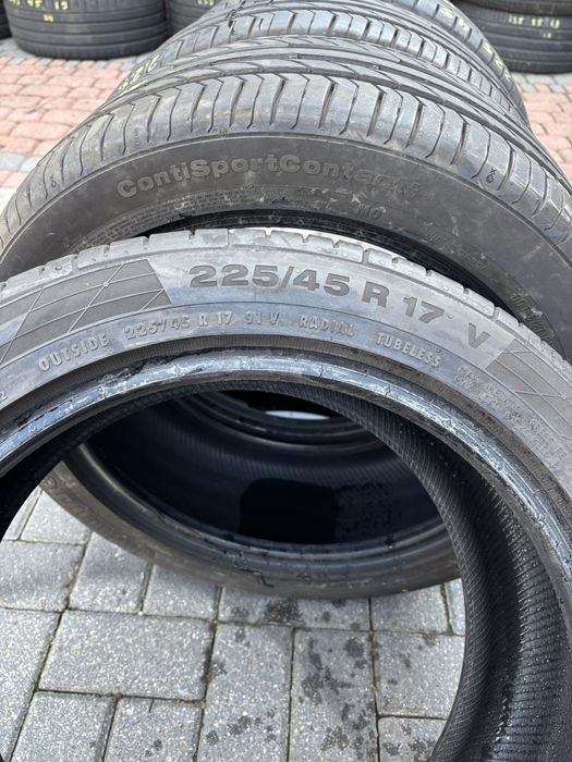 Komplet opon Continental 225/45/17 ( ładny stan, 7mm)