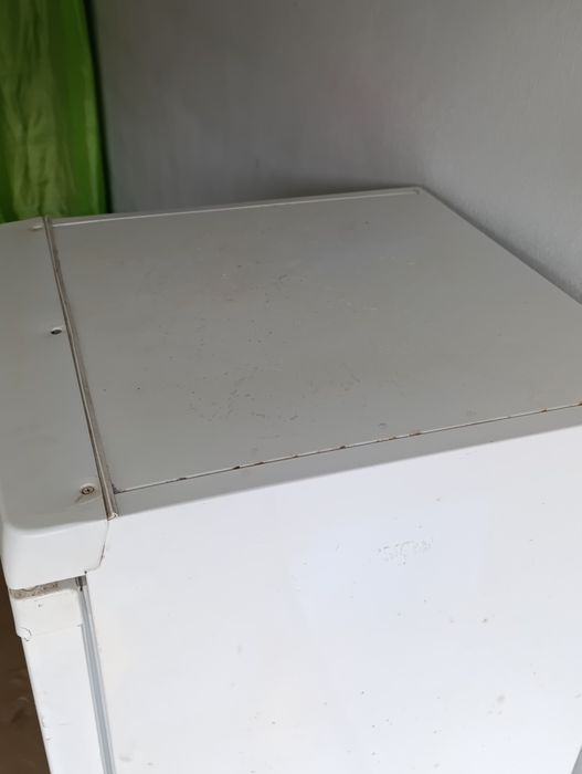 Frigorífico a trabalhar.