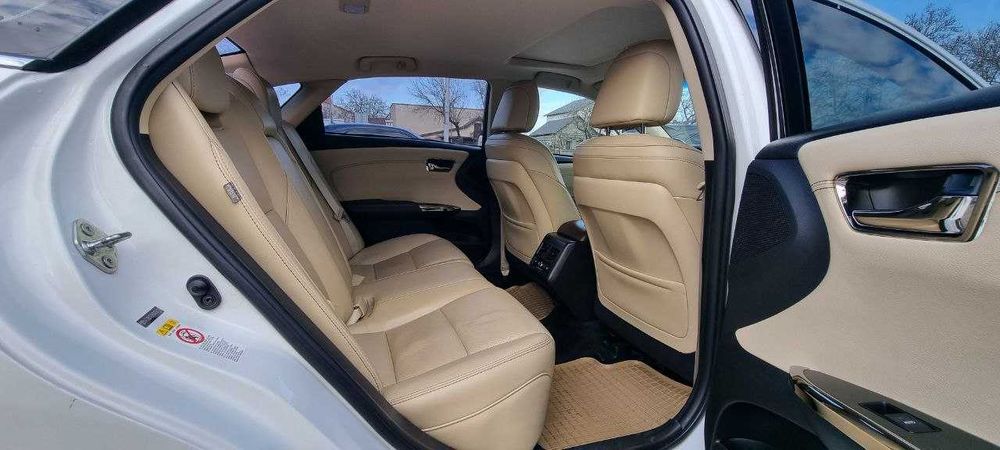 Toyota Avalon Hybrid LIMITED 2016