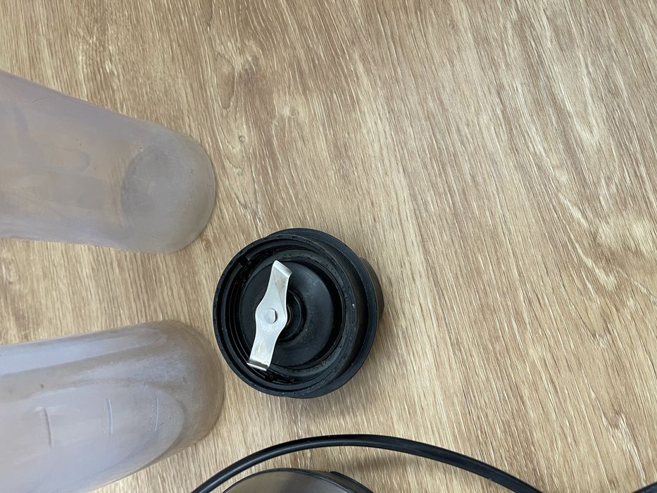 Mini liquidificadora com 2 copos