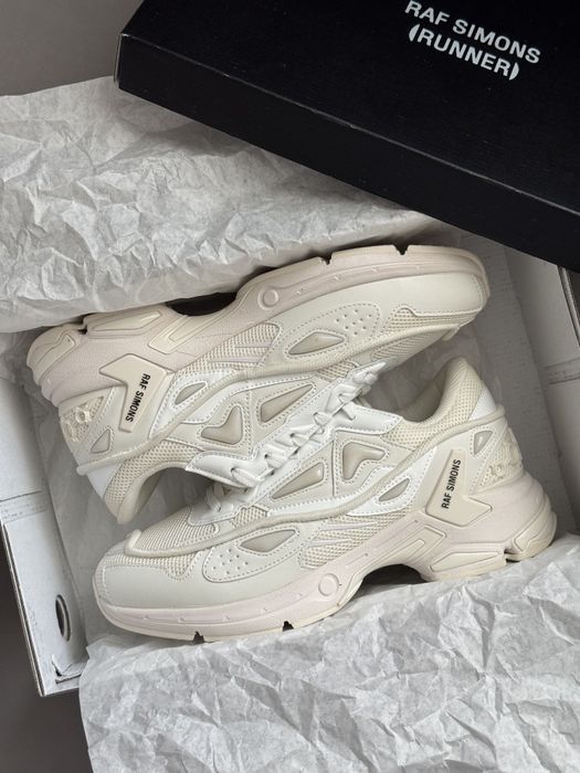 38-45 RAF SIMONS Pharaxus White Beige