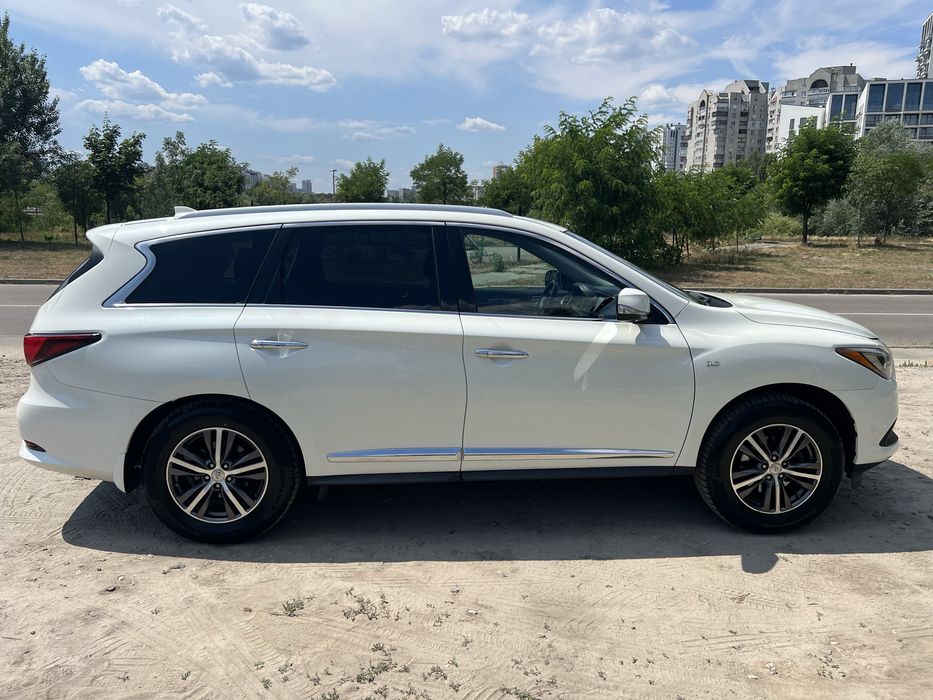 Infiniti Qx60 2017 3,5л 7 мест полный привод