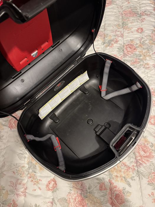 Top case Givi Impecavel