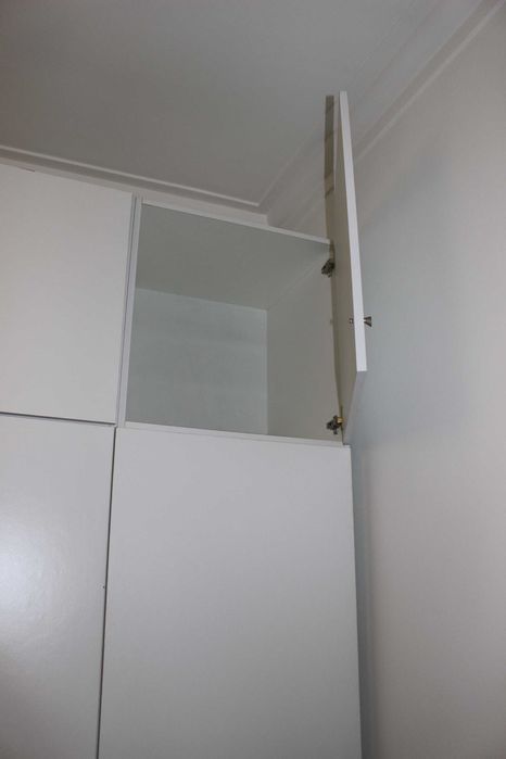 Roupeiro branco moderno