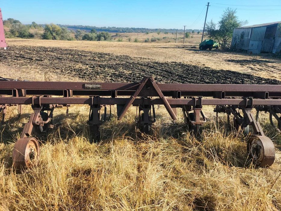 Продам просапний культиватор КРН 8