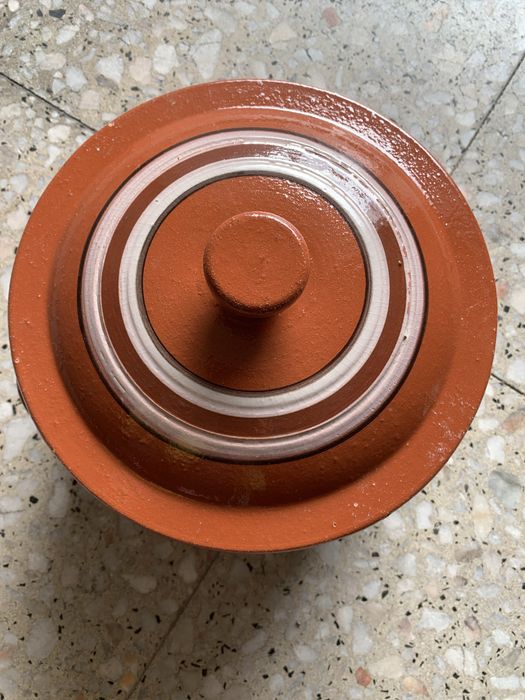 Tacho em barro pintado