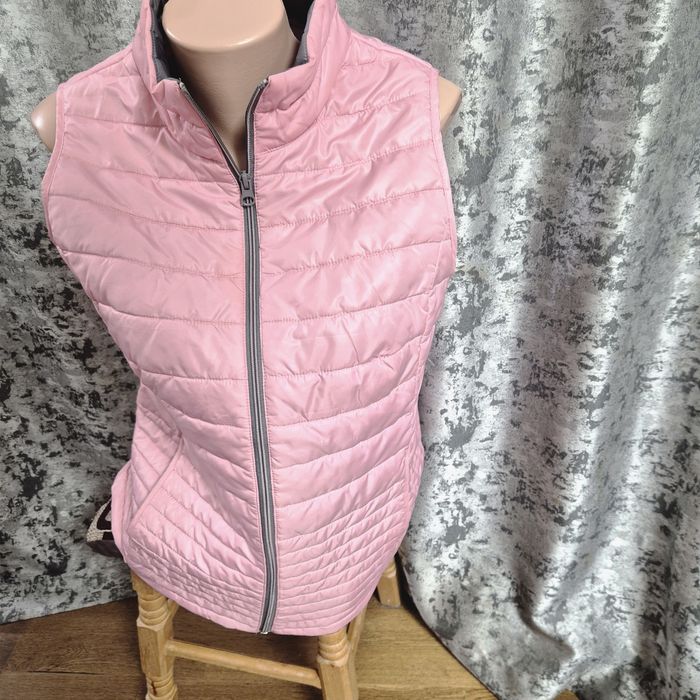 Жіночі безрукавки