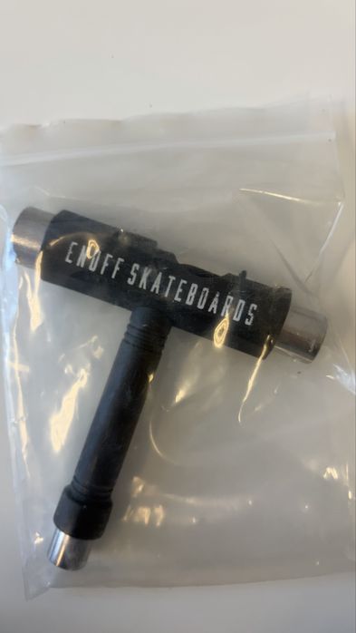 Klucz do deskorolki ENUFF SKATEBOARDS – wielofunkcyjny T-Tool