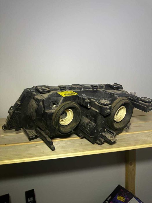 Фара передня BMW 3 Series E46  галоген оригінал б/у