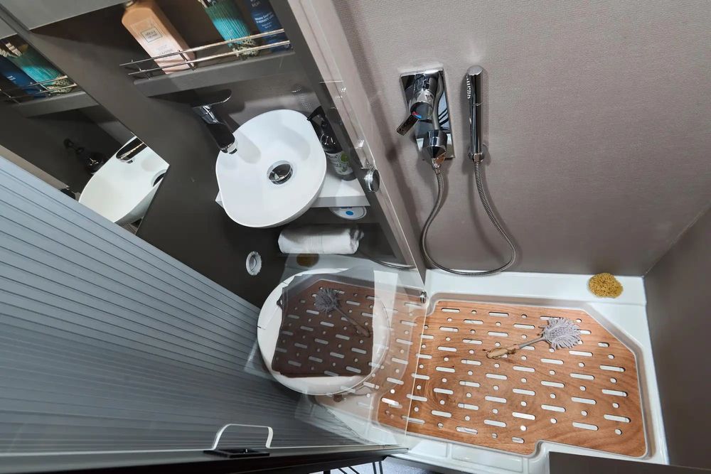 Kamper na wynajem nowy dla 4 osób. Aytomat,  klima postojowa.