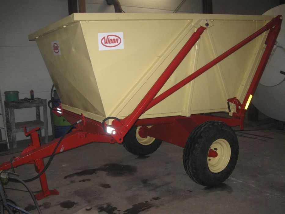 Przyczepa wysokiego wysypu VICON 4 T