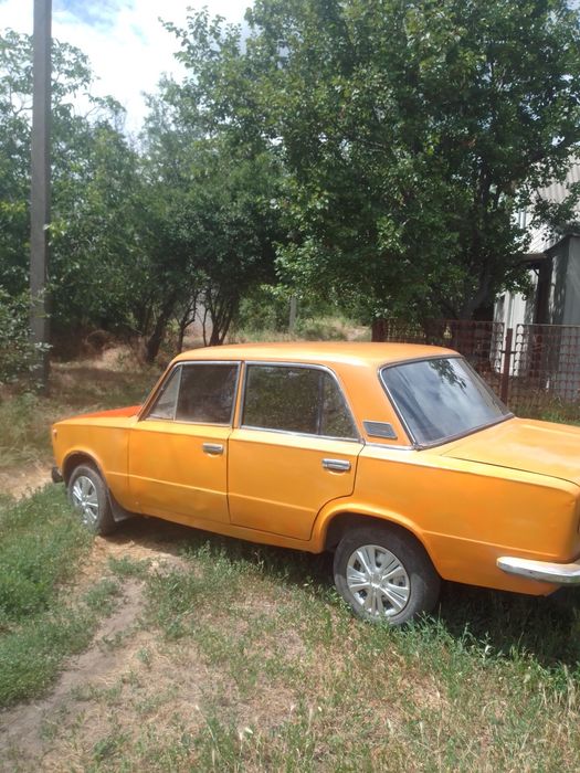 Продам ваз 21011