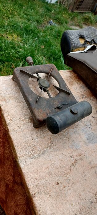 Stara kuchenka benzynowa