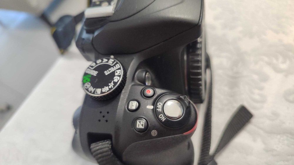 Nikon D3300 com 5240 Disparos (somente o corpo)
