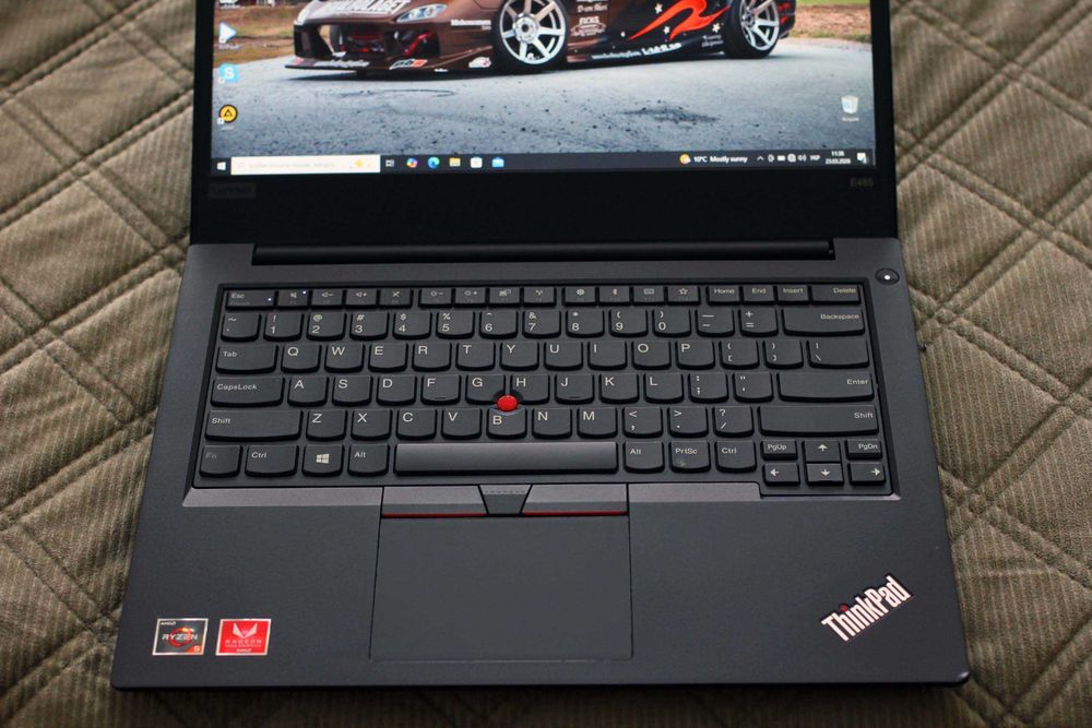 LENOVO E485/Ryzen 5 2500/Vega 8 на 2GB/16GB/SSD256/АКБ4ч/14.1 ipsFHD