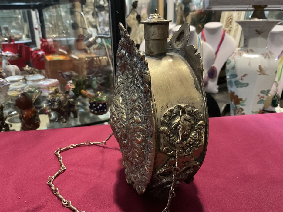 Flask em Bráss Rússia ornamate de coleção 17x12 cm