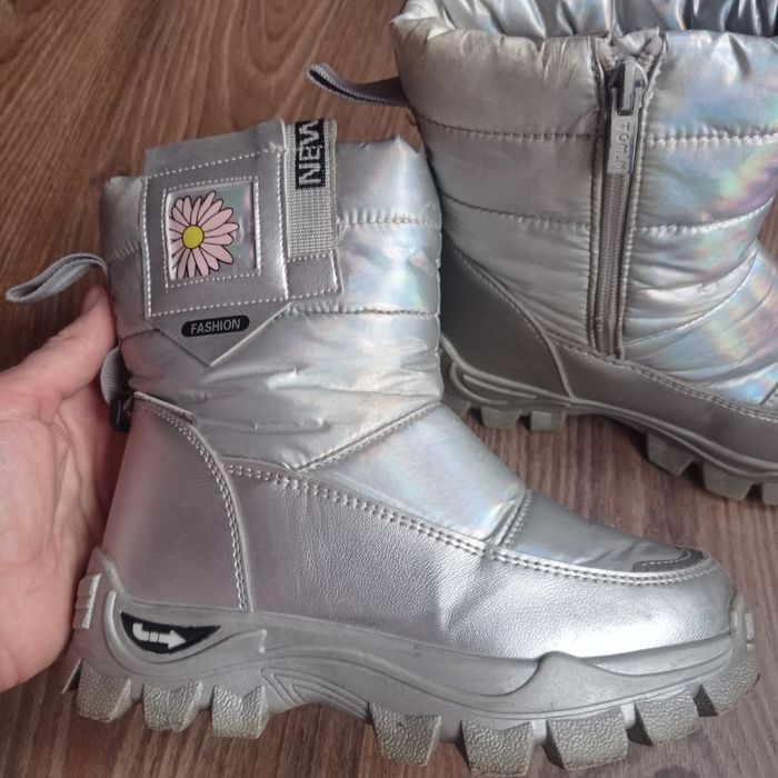 Зимові сапожки для дівчинки