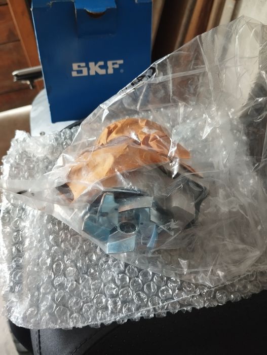Помпа гольф 4 фірми SKF
