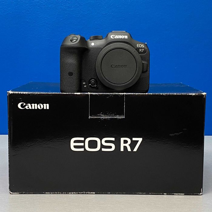 Canon EOS R7 (Corpo) - 32.5MP