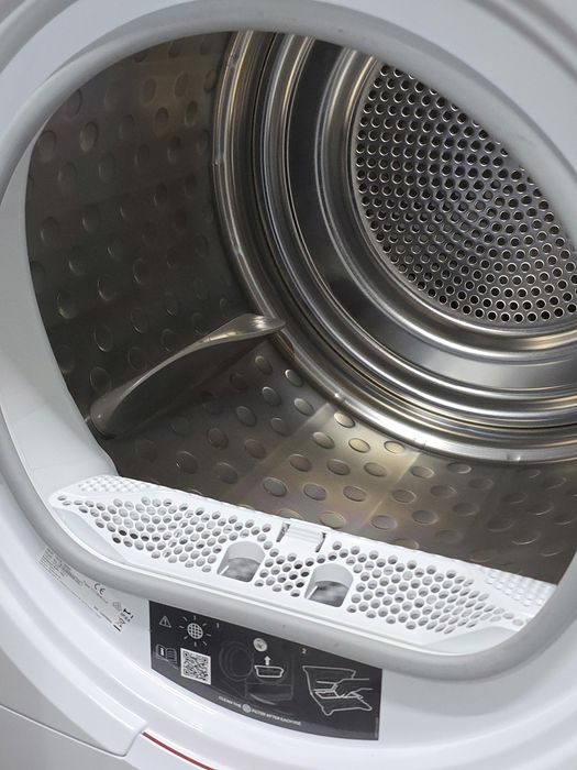 Сушильна машина AEG 9000 serie 2023 рік  A+++ сушіння пуховиків 8кг