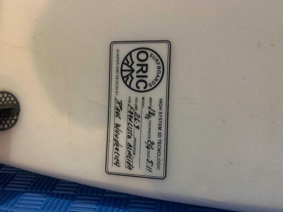 Prancha de Surf 6'0 Shapers com quilhas e capa