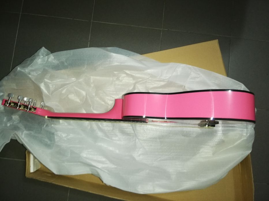 Guitarra clássica rosa 1/4 e kit para crianças