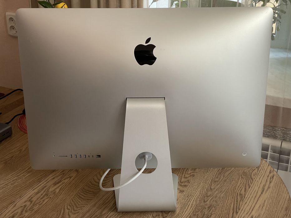 Apple iMac 27" 2017 року Retina 5K. i5 / 8Gb / 1.03Tb Fusion drive. Швидкий настільний комп'ютер