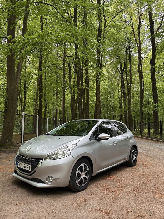 Продам авто / машину Peugeot , пежо 208 2014 рік