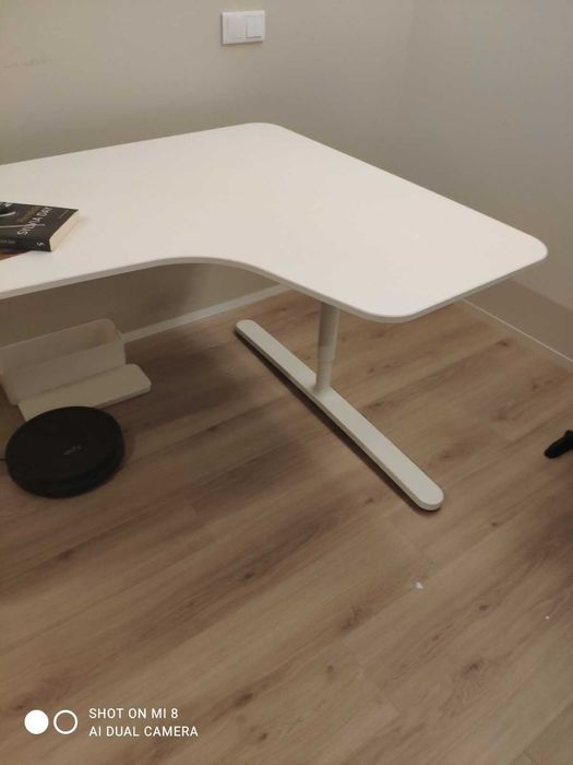 Secretária Bekant Corner IKEA Altura Ajustável - Home Office