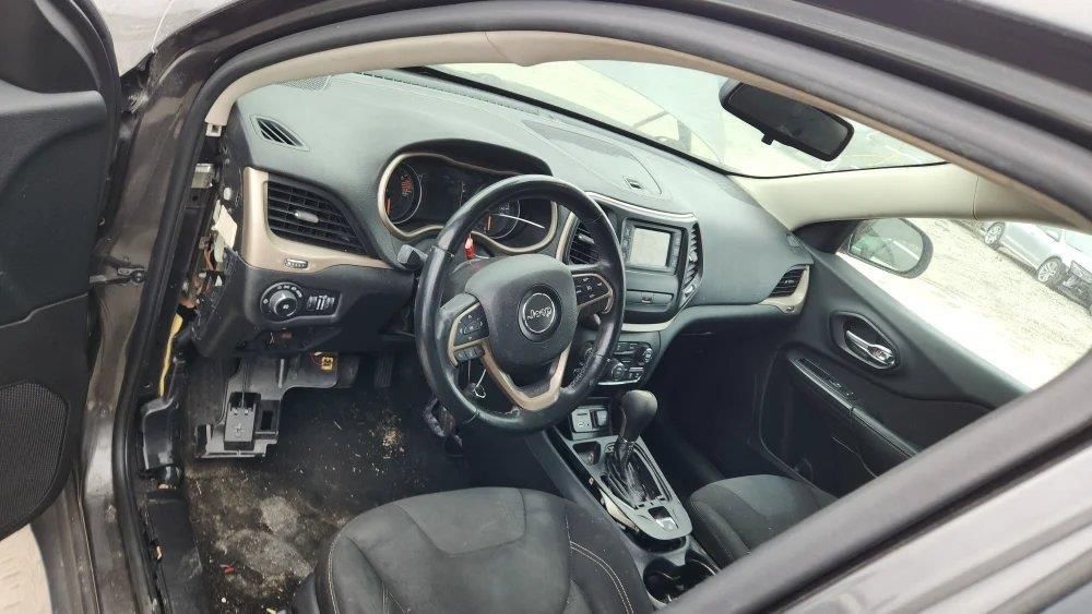 Jeep Cherokee 2016 Latitude 2.4L