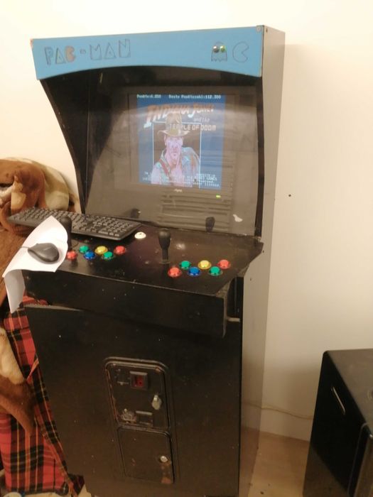 Automat arkade zbudowany własnoręcznie