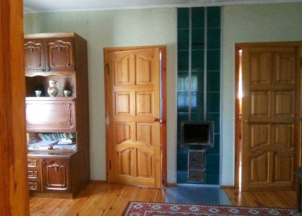 Просторий будинок в Загальцях - тихе місце для життя.