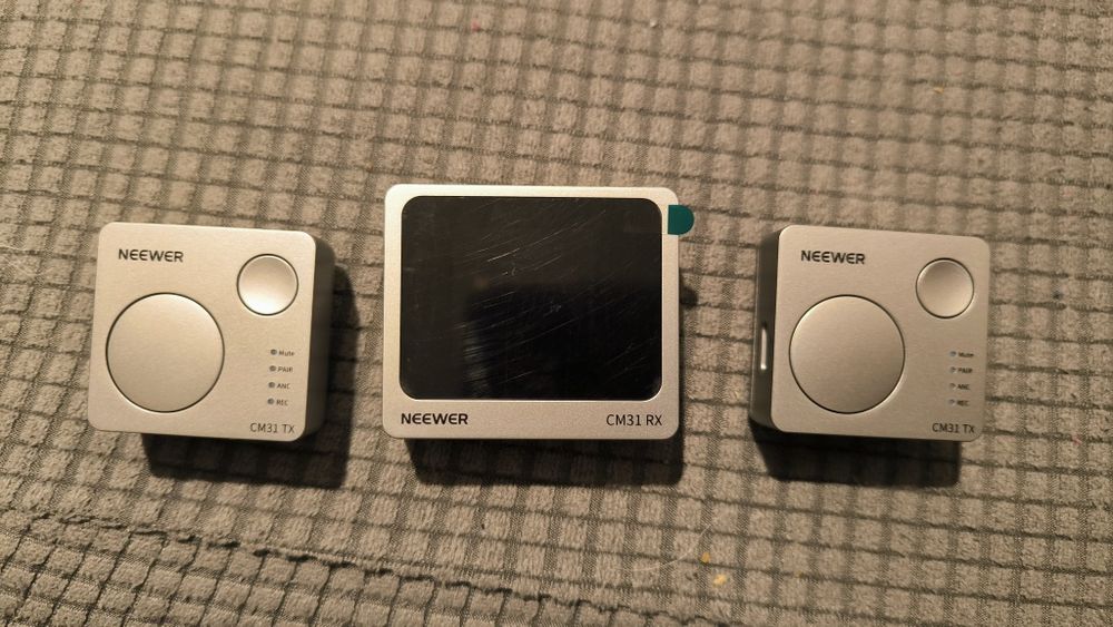 Microfones  Neewer sem fio novos na caixa