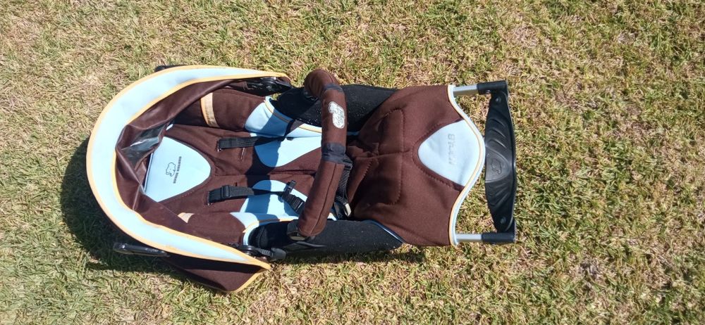 Carrinho bebe, em bom estado