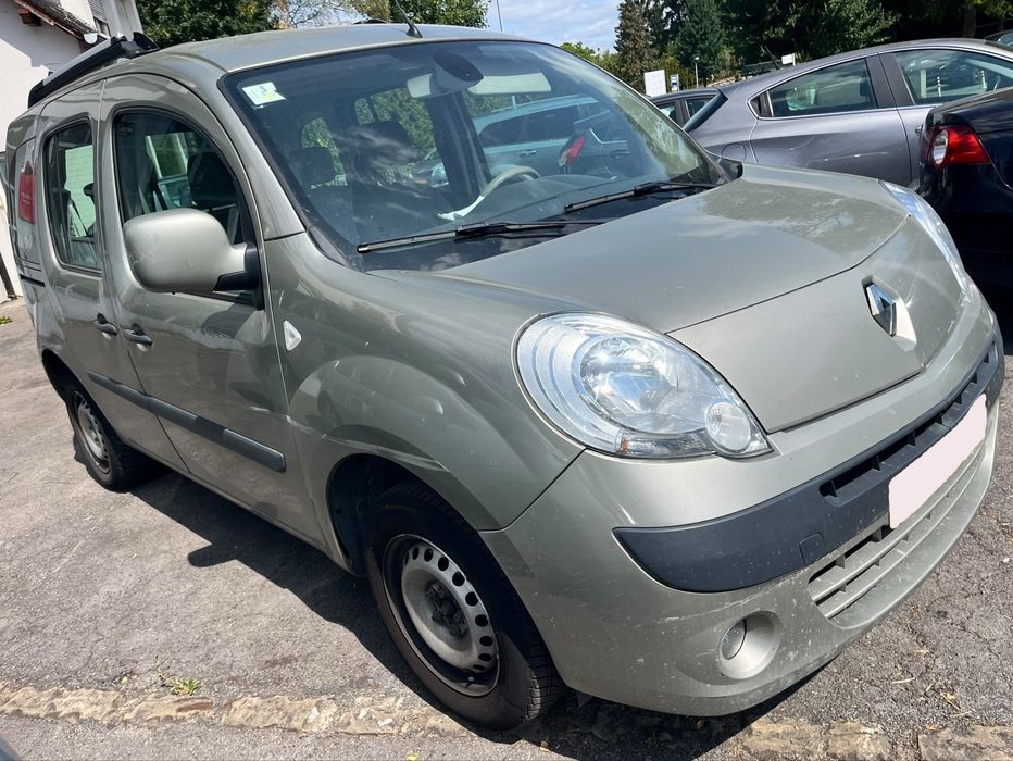 Reunult Kangoo adaptada a carrinha de rodas