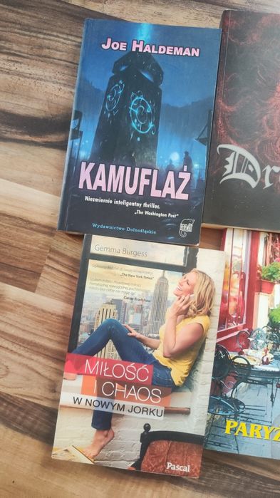 Zestaw różnych książek