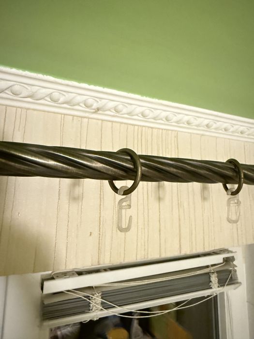 Металевий карниз