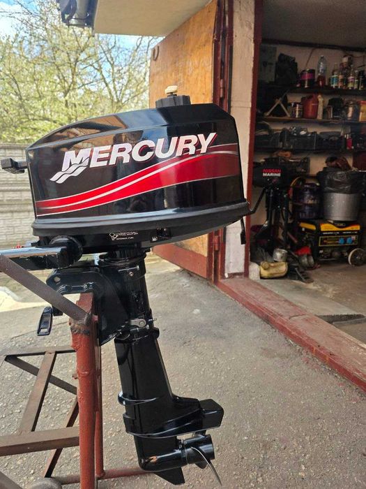 Мотор двигун  лодочний Mercury 5