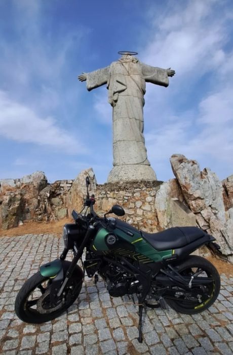 Benelli Leoncino 125