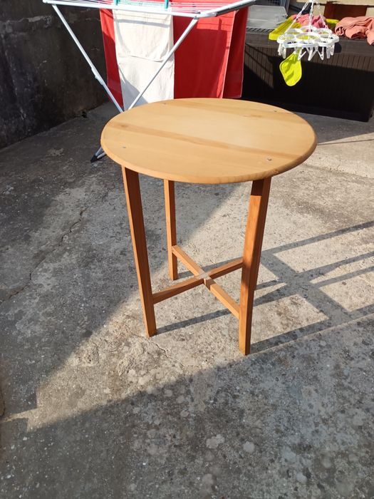 Mesa com toalha incluída