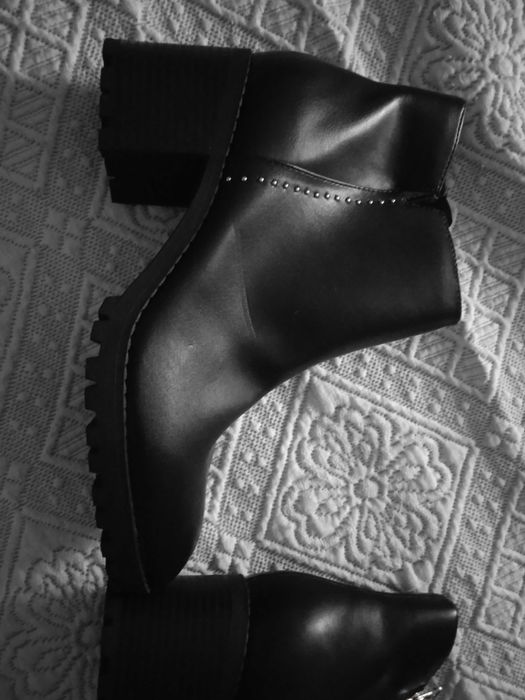 Botins pretos 39