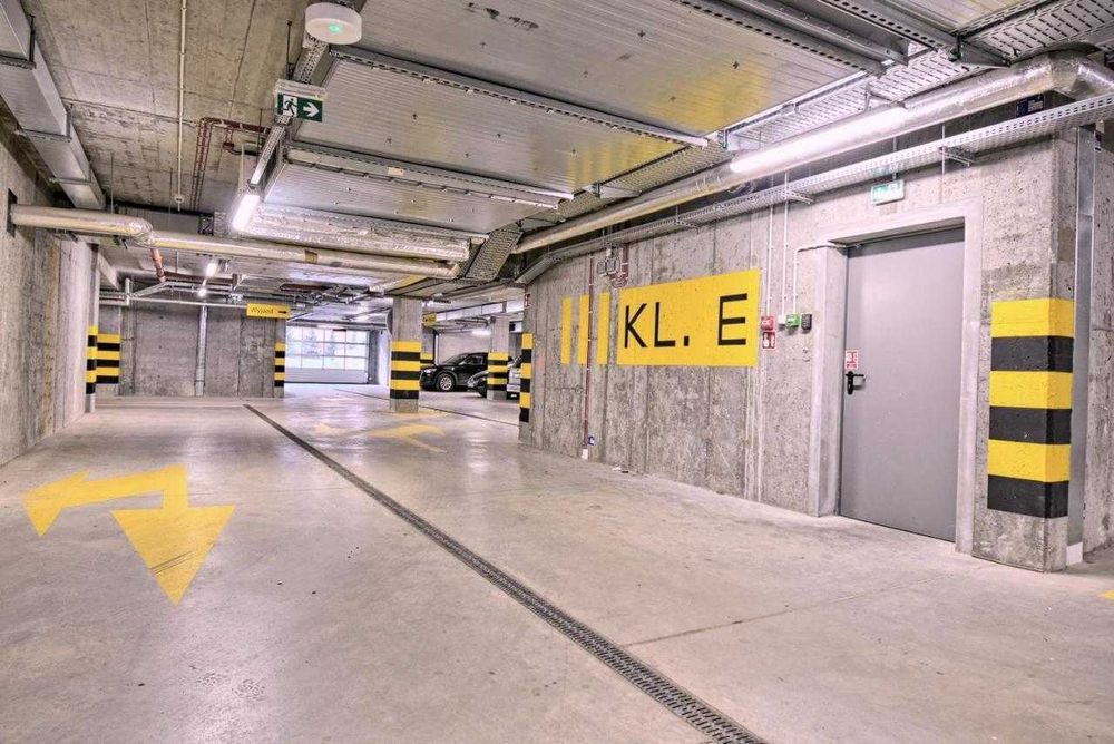 Do wynajęcia miejsce postojowe w garażu podziemnym w centrum miasta
