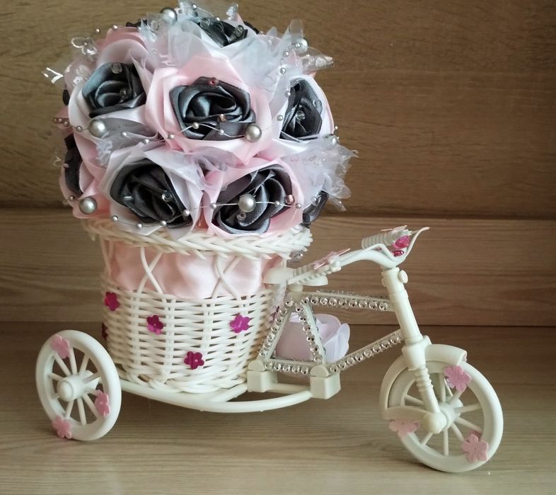 Bukiet róż w rowerku stroik ozdoba na prezent - handmade